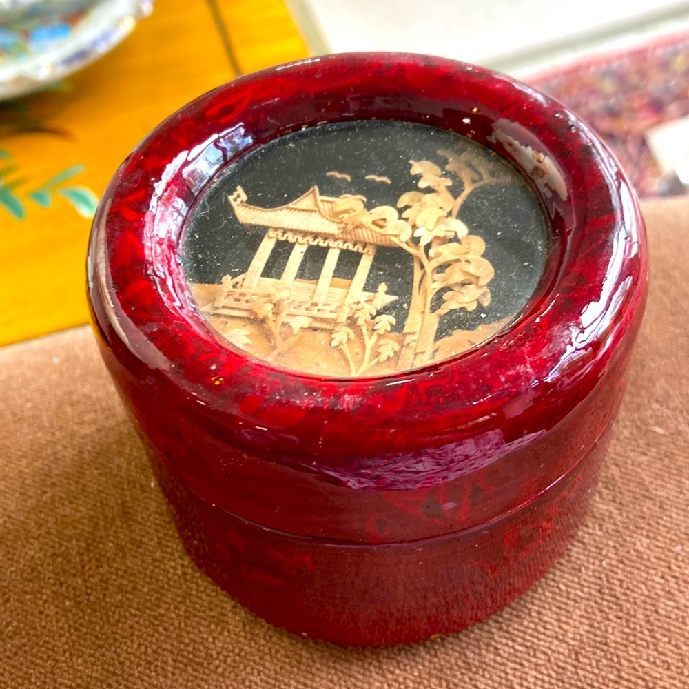 Small mini lacquered wood trinket box. Balsa cork wood Asian scene. By San You